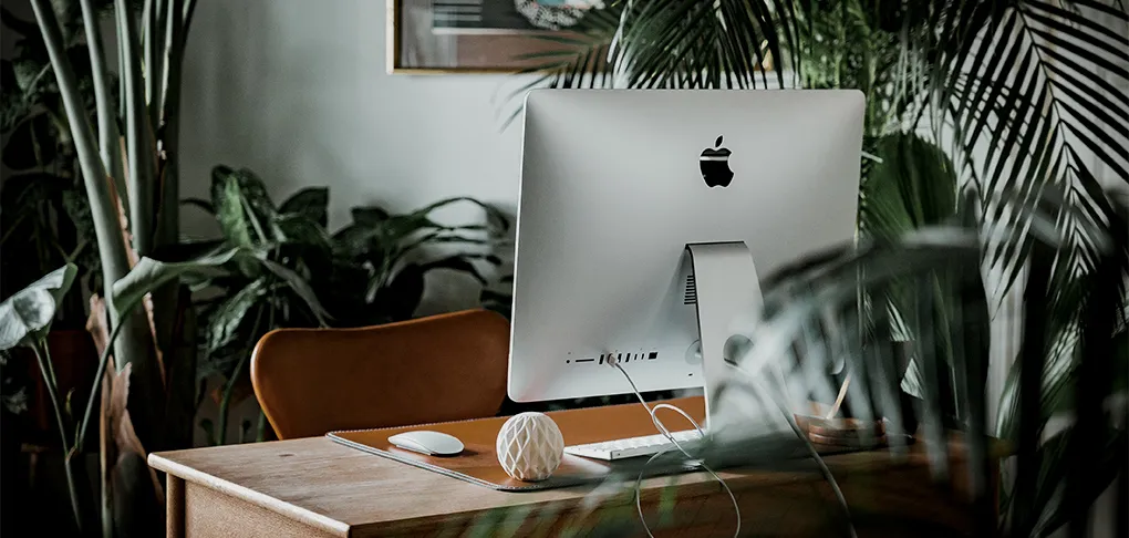 デスクに置かれたiMac